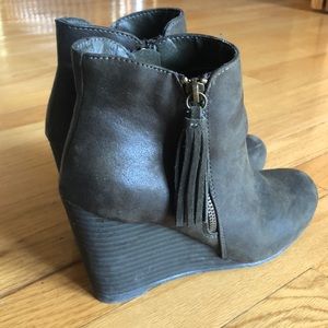 Cute forest green shoes